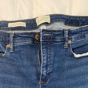 Universal Thread Dark Blue High-Rise Women's Jeans